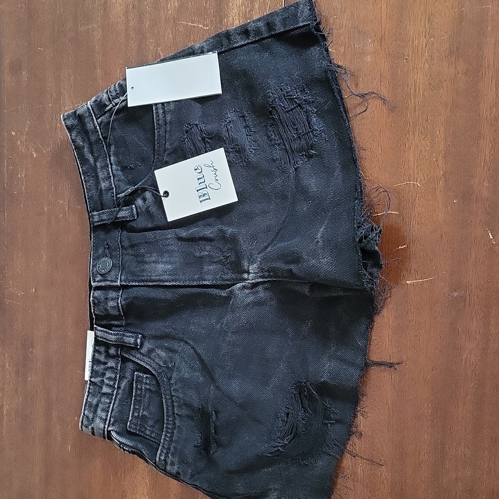 BNWT Black distresses blue crush shorts size 1
